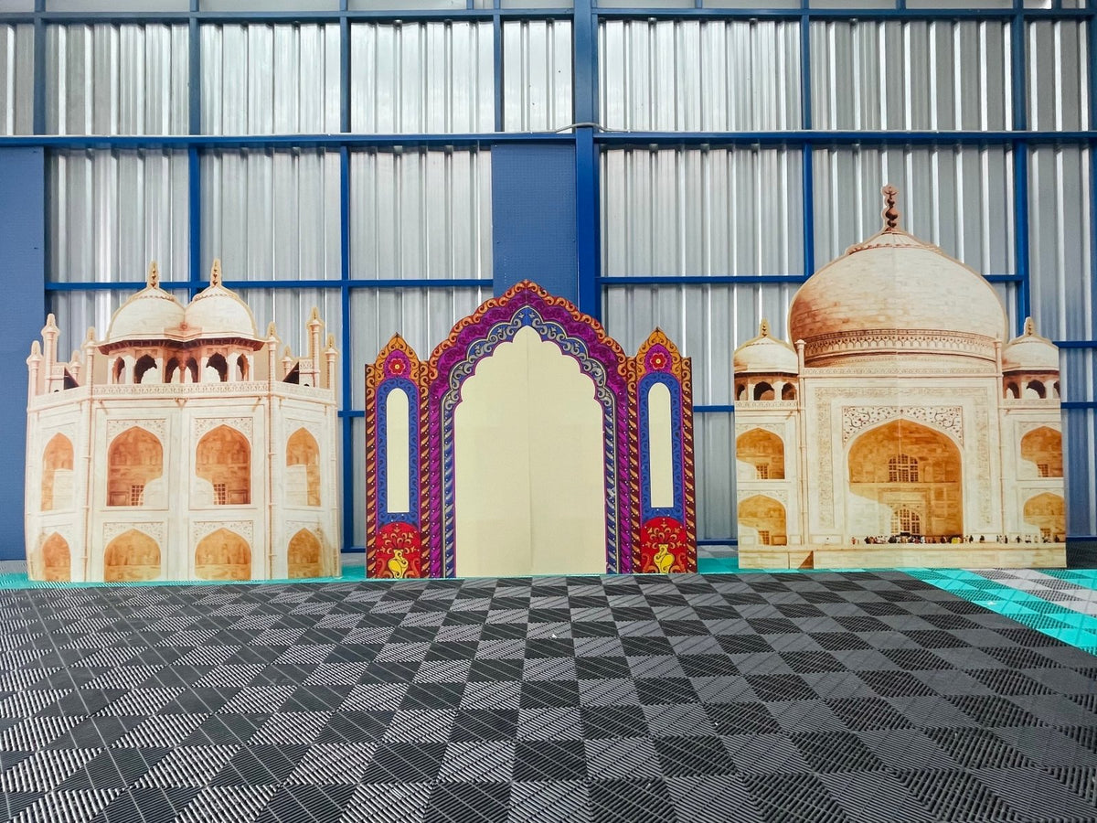 แบคดรอปฟิวเจอร์บอร์ด ฉากถ่ายรูปราคาถูก พิมพ์คมชัด น้ำหนักเบา ติดตั้งง่าย เหมาะสำหรับงานแต่ง งานอีเวนต์ และงานถ่ายภาพ