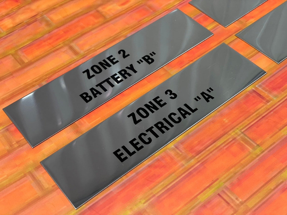 ป้ายสแตนเลส เงินเงา BA ผิวเงาเรียบหรู สะท้อนชัดเจน เหมาะสำหรับป้ายบริษัทและอาคารสำนักงาน