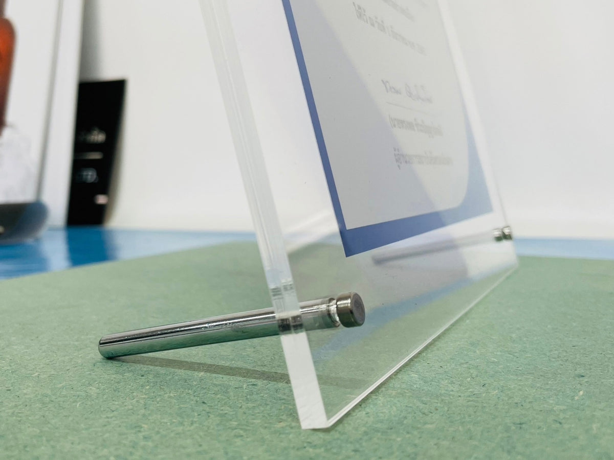 ป้ายอะคริลิคใส ประกบใส่รูปภาพ โปร่งใส คมชัด เหมาะสำหรับโชว์รูม ออฟฟิศ และงานแสดงสินค้า