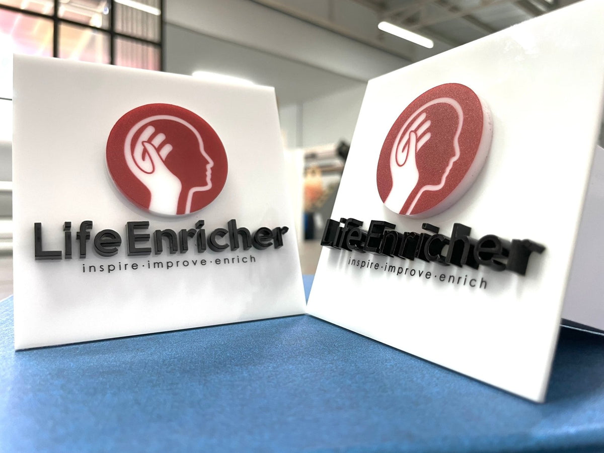 ป้ายไมค์ โลโก้ไมค์ และป้ายหัวไมค์ พิมพ์คมชัด ดีไซน์สวย เหมาะสำหรับงานอีเวนต์ สื่อประชาสัมพันธ์ รายการทีวี และงานโปรโมชัน