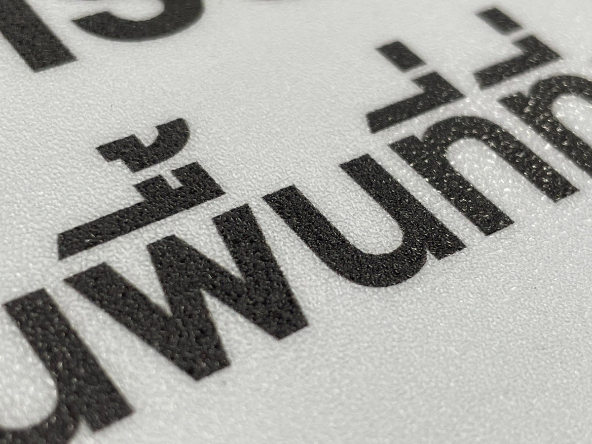 สติ๊กเกอร์ติดพื้น และสติ๊กเกอร์ติดทางเดิน พิมพ์คมชัด กันลื่น ทนทาน เหมาะสำหรับงานประชาสัมพันธ์ ป้ายบอกทาง และงานอีเวนต์