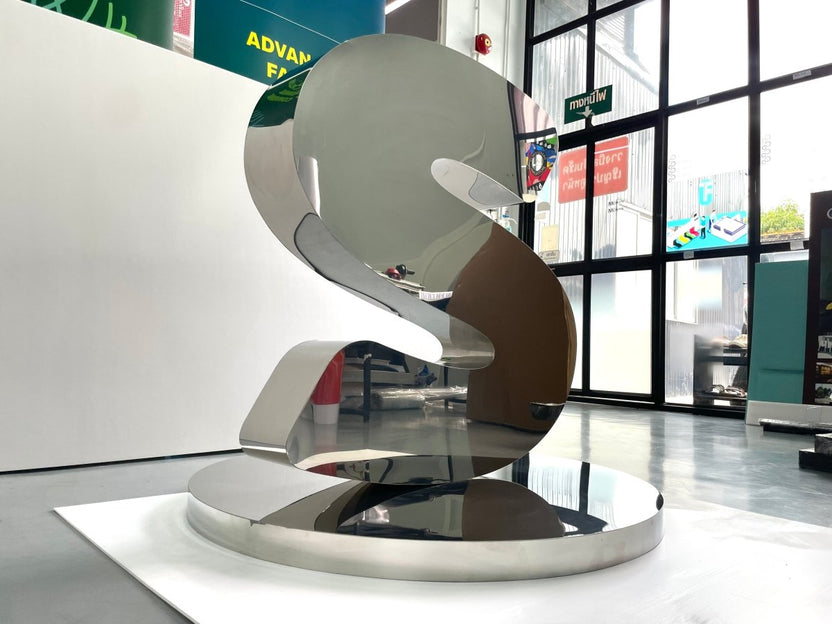 ป้ายตัวอักษรสแตนเลส Stainless Steel Letter Signage หรูหรา แข็งแรง ทนทาน เหมาะสำหรับป้ายบริษัท อาคาร และงานตกแต่ง