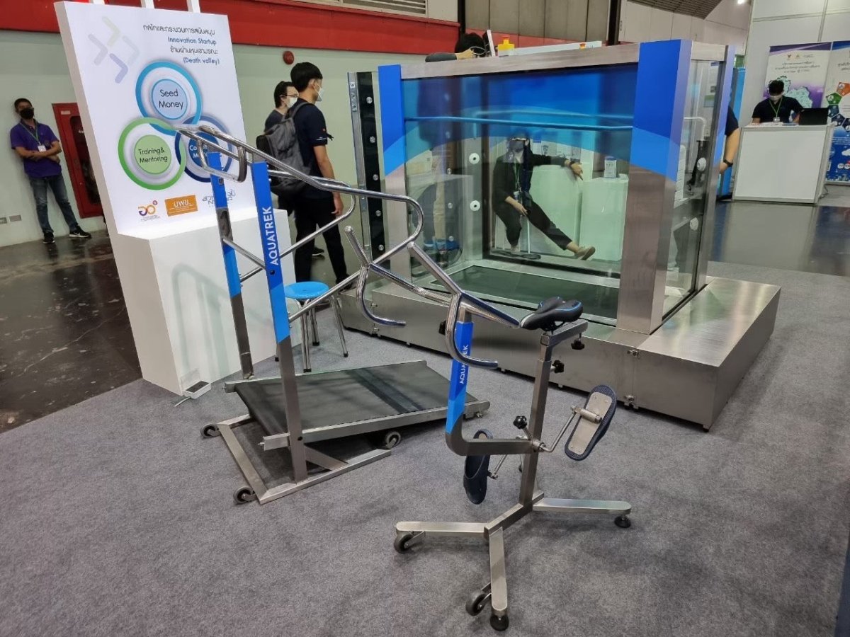 สติ๊กเกอร์ติดเฟอร์นิเจอร์ Sticker Wrap ตู้อุปกรณ์ - Octopus Media Solutions