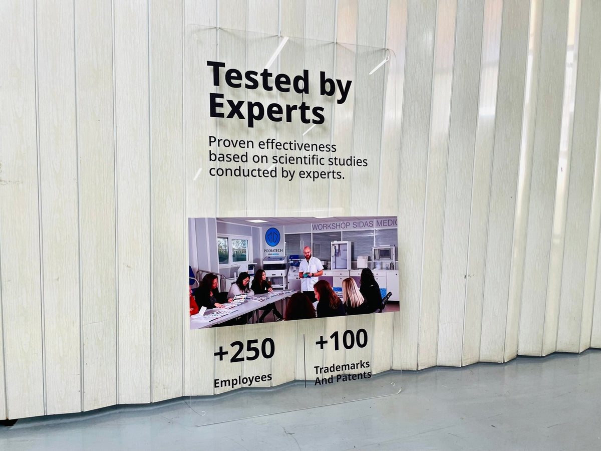 ป้ายอะคริลิคใส และพิมพ์อะคริลิคใส โปร่งใส พิมพ์คมชัด ดีไซน์หรูหรา เหมาะสำหรับป้ายบริษัท ร้านค้า และงานตกแต่งอาคาร