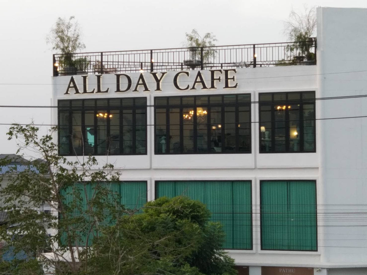 ป้ายอักษรไฟออกหลัง ติดอาคาร แสงหรูหรา โดดเด่น เหมาะสำหรับป้ายบริษัท ร้านค้า และอาคารสำนักงาน