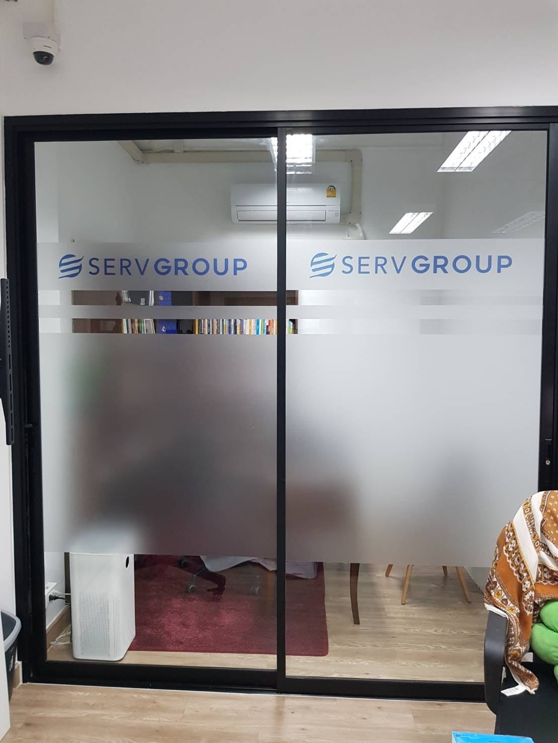 สติ๊กเกอร์ฝ้า ติดกระจก ฟิล์มฝ้าติดกระจก - Octopus Media Solutions