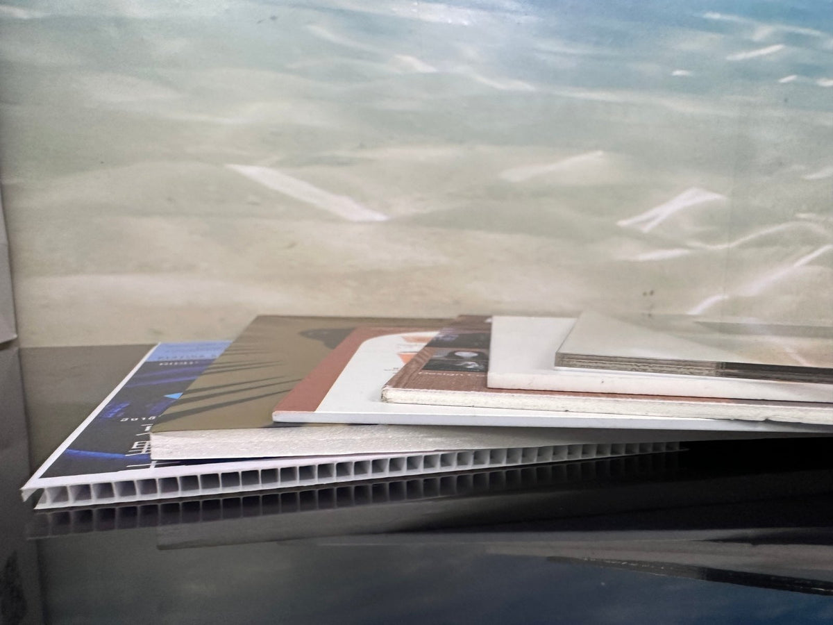 วัสดุพลาสติก พิมพ์ Inkjet เปรียบเทียบคุณภาพ สีสด คมชัด เหมาะสำหรับงานพิมพ์และป้ายโฆษณา