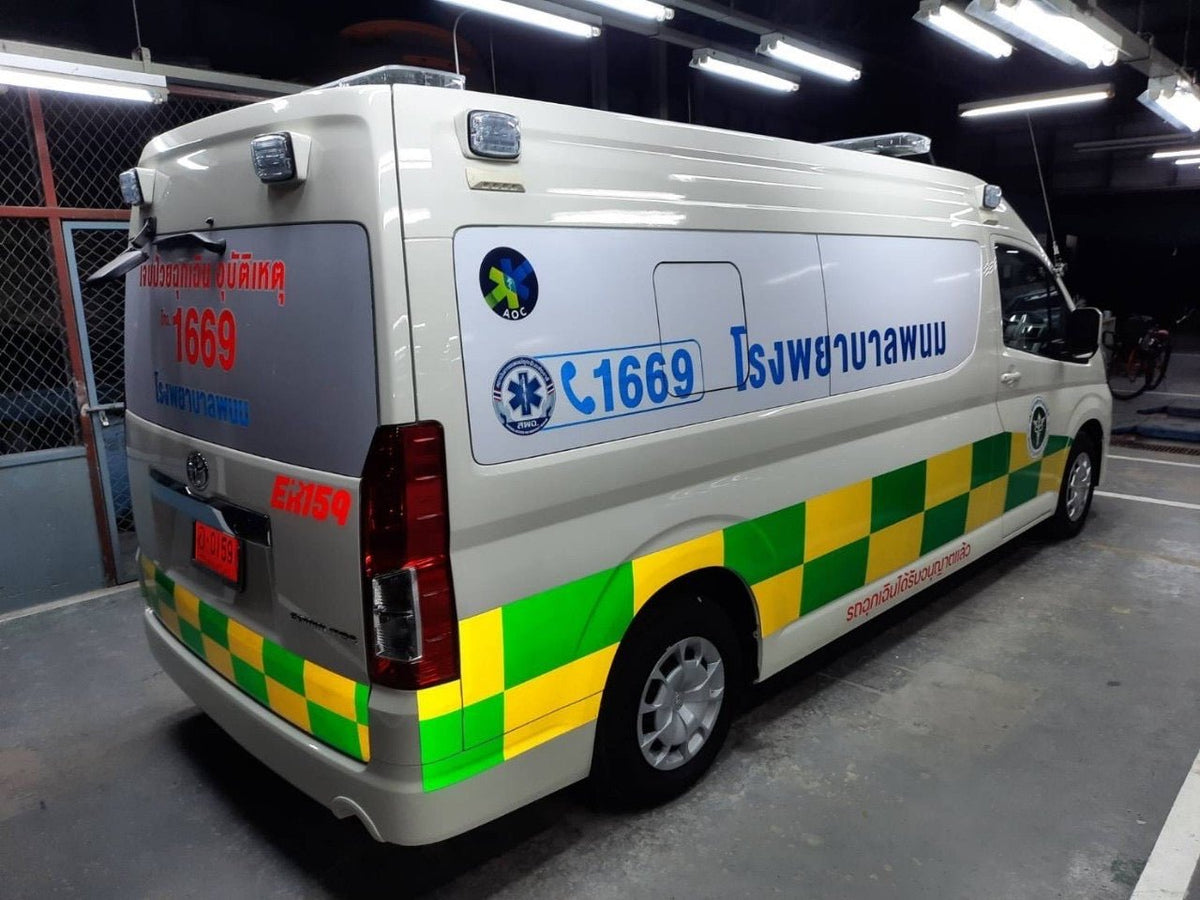 สติ๊กเกอร์ติดรถฉุกเฉิน Ambulance Sticker พิมพ์คมชัด สะท้อนแสงได้ เหมาะสำหรับรถพยาบาล รถกู้ชีพ และยานพาหนะฉุกเฉินทุกประเภท