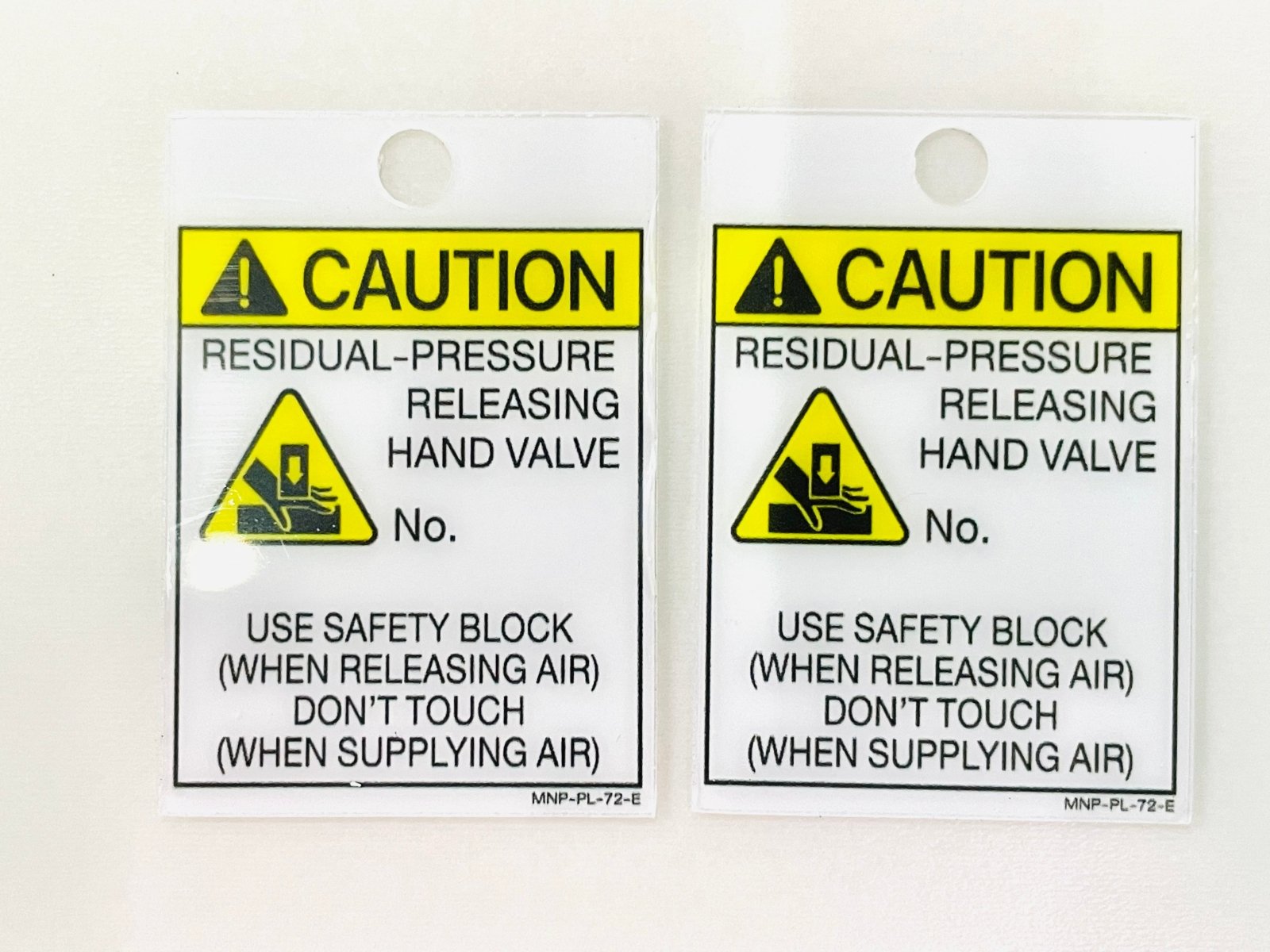 พิมพ์แผ่นใส พิมพ์พลาสติกใส และป้ายพลาสติก พิมพ์คมชัด ทนทาน โปร่งใส เหมาะสำหรับงานป้าย งานตกแต่ง และบรรจุภัณฑ์สินค้า