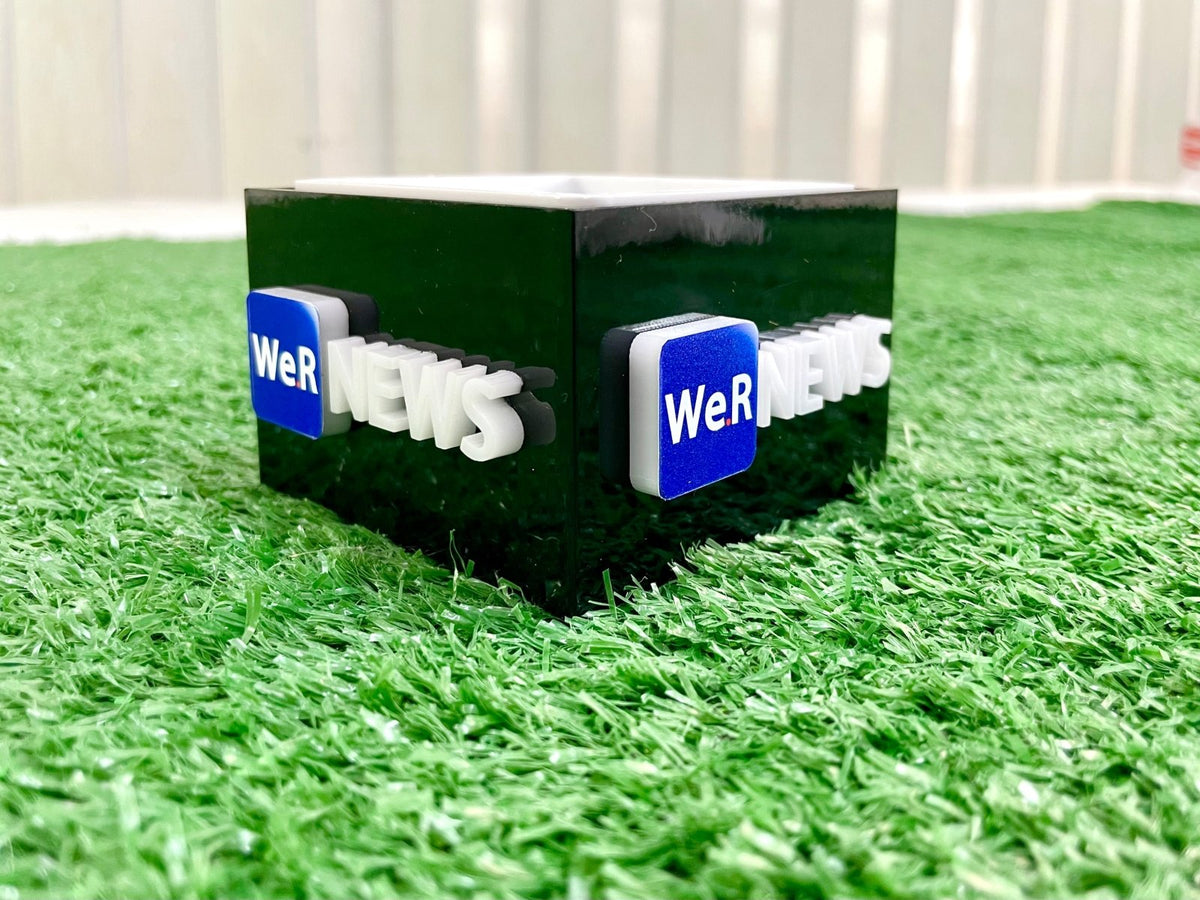 ป้ายไมค์ โลโก้ไมค์ และป้ายหัวไมค์ พิมพ์คมชัด ดีไซน์สวย เหมาะสำหรับงานอีเวนต์ สื่อประชาสัมพันธ์ รายการทีวี และงานโปรโมชัน