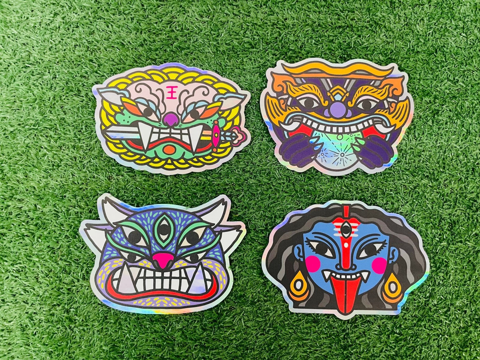 สติ๊กเกอร์โฮโลแกรม Hologram Sticker กันปลอม สะท้อนแสงหลากสี เพิ่มมูลค่าแบรนด์ เหมาะสำหรับฉลากสินค้า และงานพรีเมียม