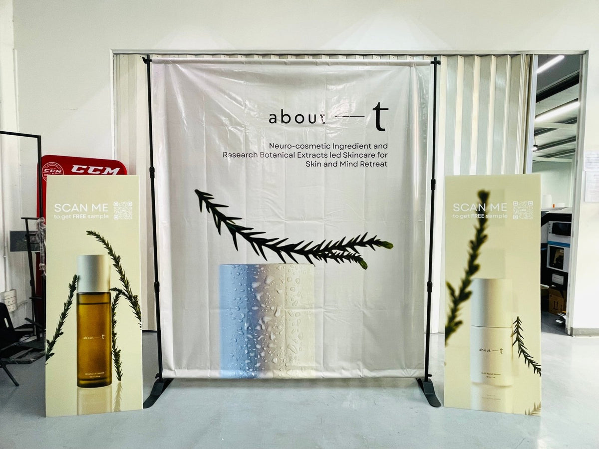 แบคดรอปไวนิล Vinyl Backdrop พิมพ์คมชัด สีสด ทนแดดฝน เหมาะสำหรับงานอีเวนต์ งานถ่ายภาพ และงานโปรโมชันต่าง ๆ