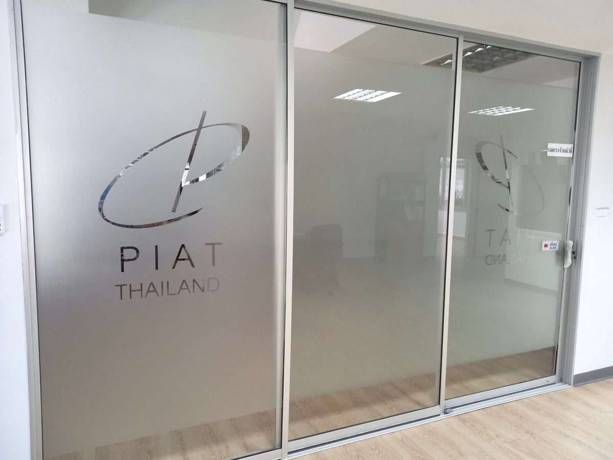 สติ๊กเกอร์ฝ้า ฉลุไดคัท ติดกระจก ลวดลายคมชัด เหมาะสำหรับออฟฟิศ ร้านค้า และงานตกแต่งกระจก