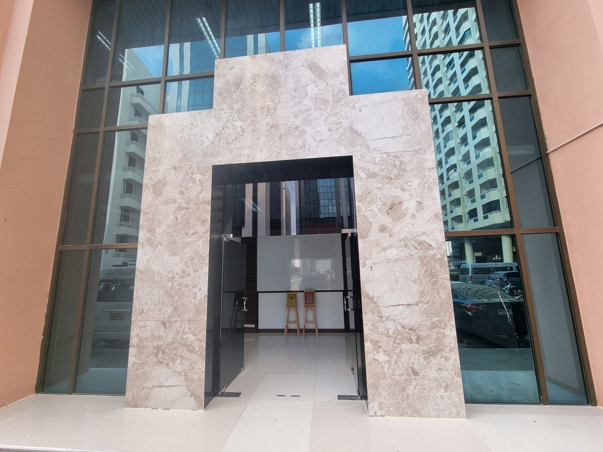 ติดสติ๊กเกอร์เปลี่ยนสีคอมโพสิต พิมพ์คมชัด สีสวย เหมาะสำหรับรีโนเวทอาคารและงานตกแต่งผนัง