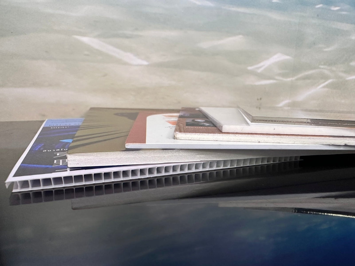 วัสดุพลาสติก พิมพ์ Inkjet เปรียบเทียบคุณภาพ สีสด คมชัด เหมาะสำหรับงานพิมพ์และป้ายโฆษณา