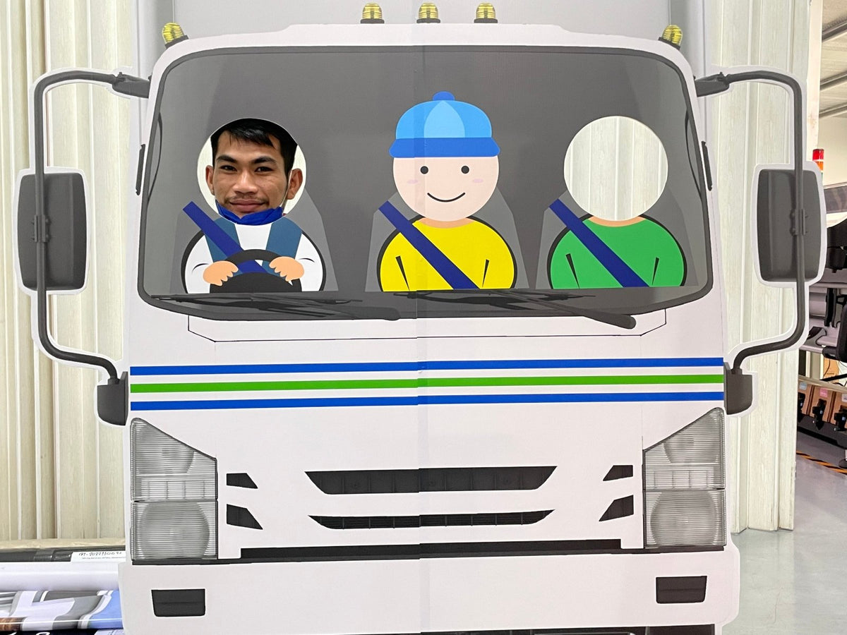 สแตนดี้ไดคัท Standee Die-Cut พิมพ์คมชัด น้ำหนักเบา ไดคัทตามแบบ เหมาะสำหรับงานอีเวนต์ โปรโมชัน และป้ายโฆษณา