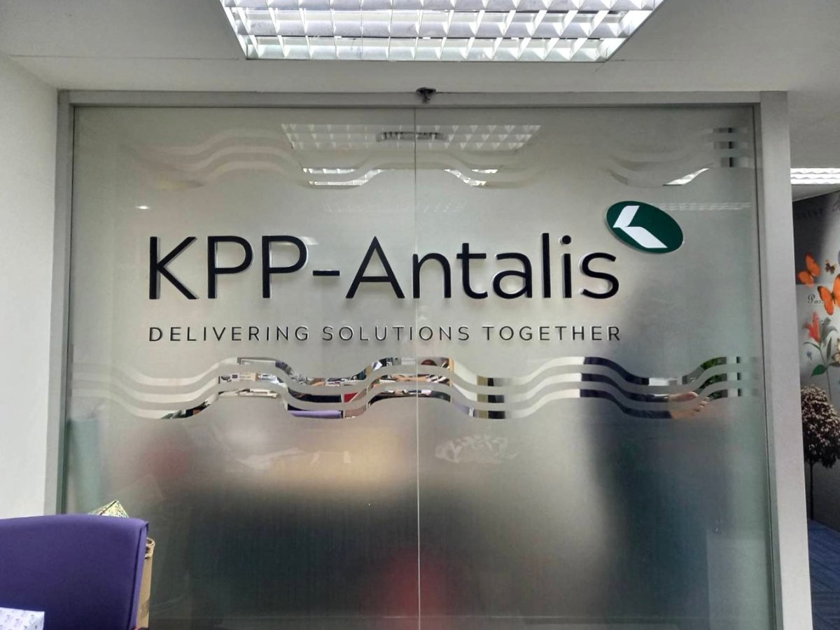 ป้ายตัวอักษรสแตนเลส Stainless Steel Letter Signage หรูหรา แข็งแรง ทนทาน เหมาะสำหรับป้ายบริษัท อาคาร และงานตกแต่ง