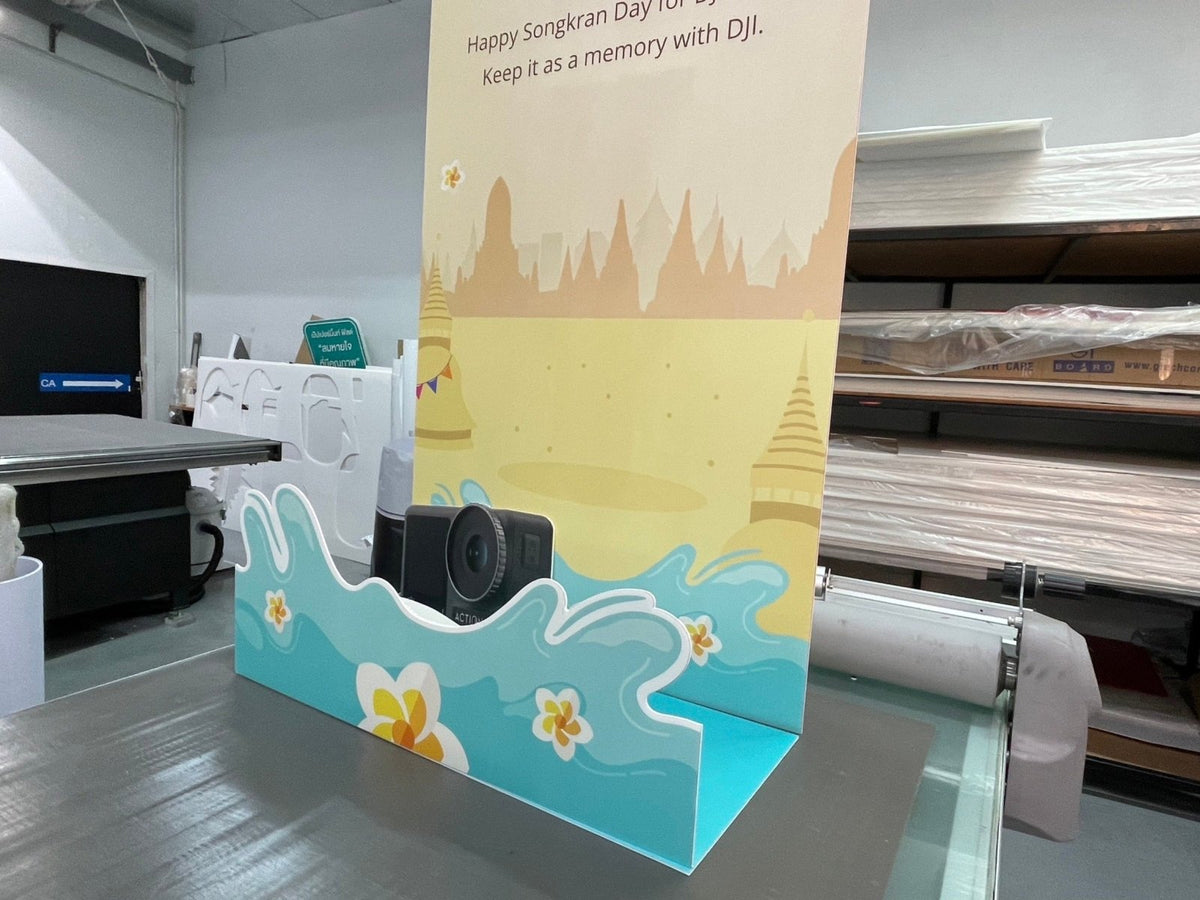 ฉากถ่ายรูปฟิวเจอร์บอร์ด ราคาถูก พิมพ์คมชัด น้ำหนักเบา เหมาะสำหรับงานอีเวนต์และงานแต่งงาน