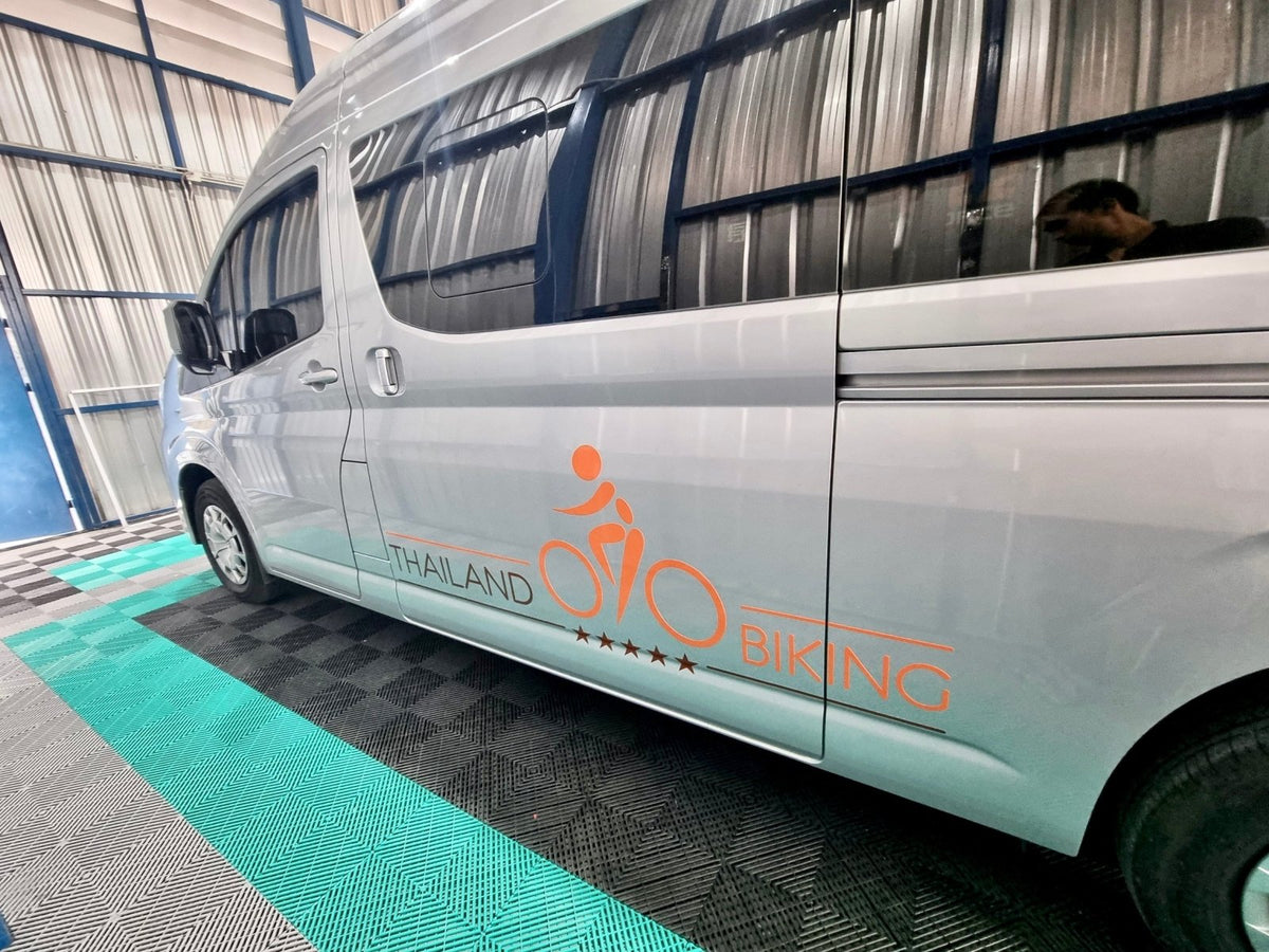 สติ๊กเกอร์ติดรถตู้ Van Wrap Sticker พิมพ์คมชัด วัสดุทนทาน เหมาะสำหรับโฆษณา โปรโมชัน และตกแต่งรถเพื่อสร้างเอกลักษณ์