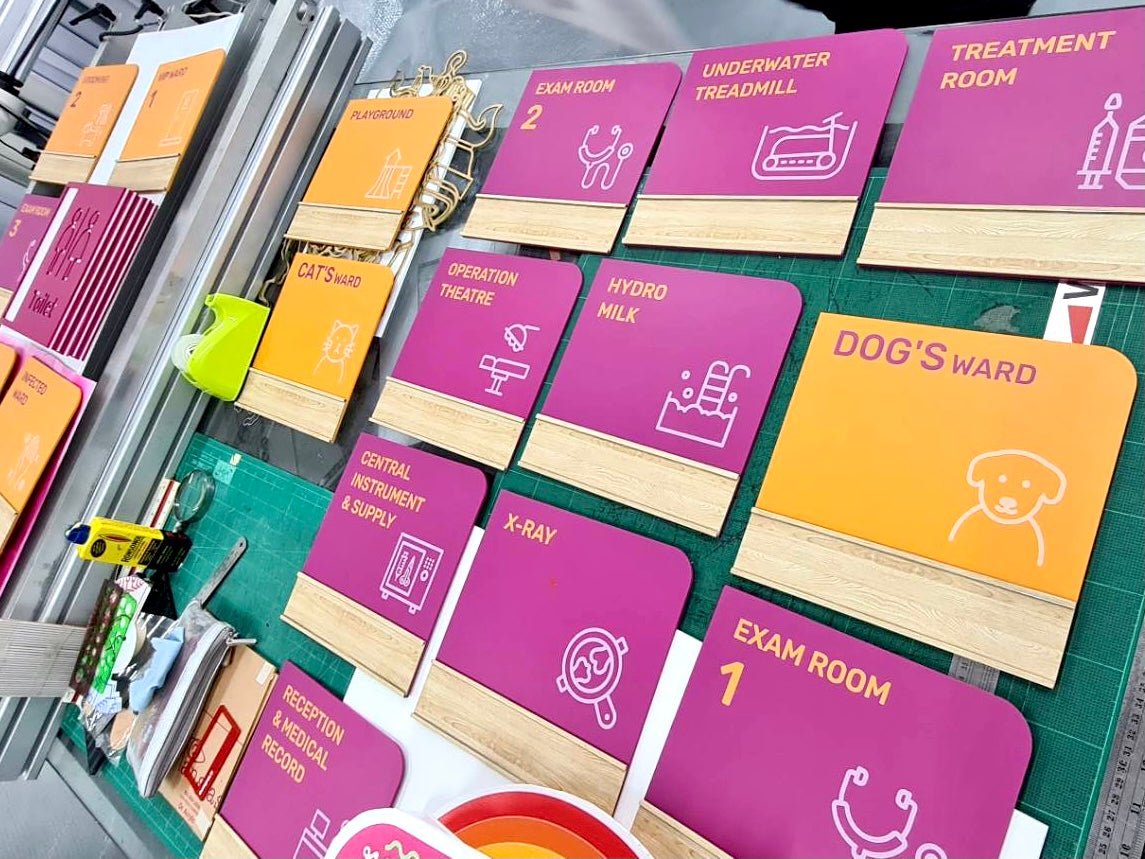 ป้ายโรงพยาบาลสัตว์ ดีไซน์ชัดเจน ทนทาน เหมาะสำหรับคลินิกรักษาสัตว์ โรงพยาบาล และองค์กรเกี่ยวกับสัตว์เลี้ยง