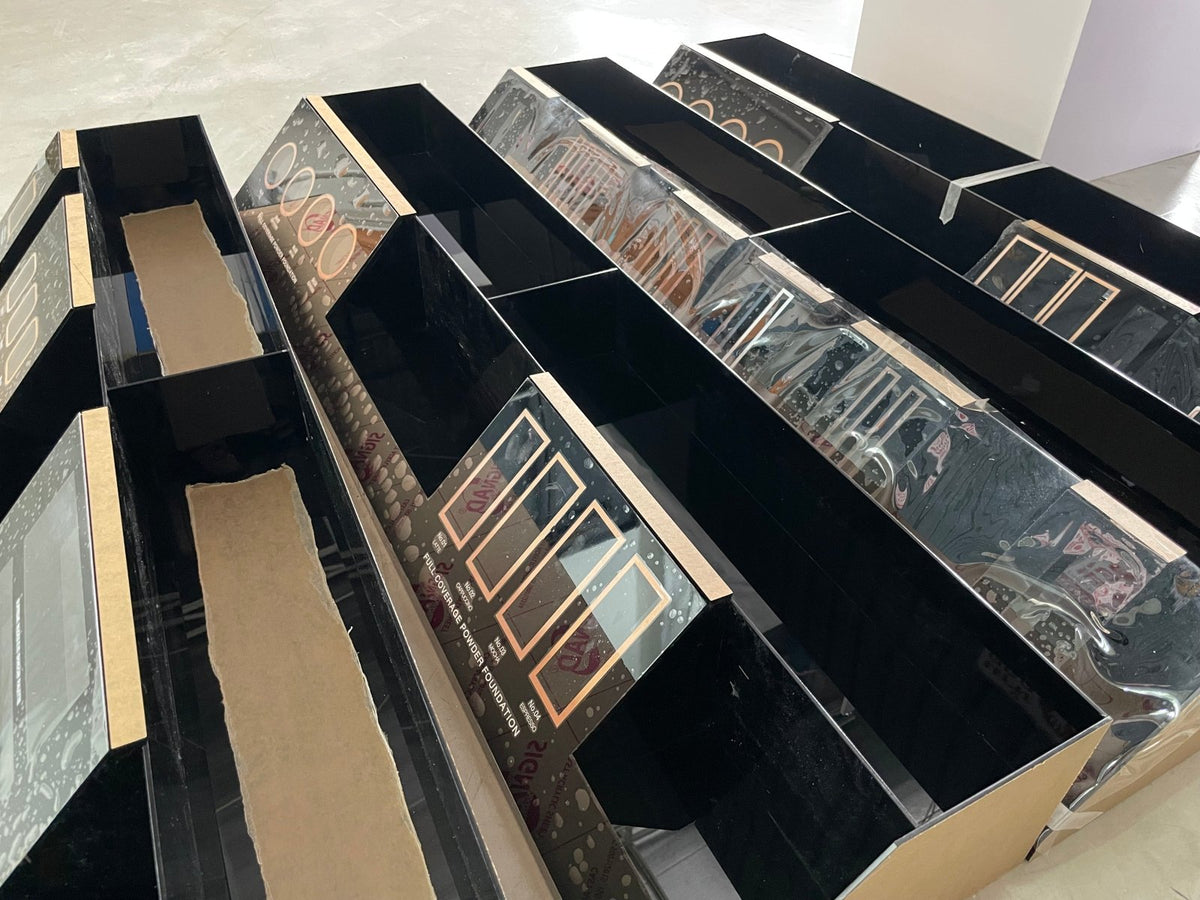 Shelf Display แท่นวางสินค้า แท่นวางเครื่องสำอาง ดีไซน์สวย เหมาะสำหรับโชว์สินค้าในร้านและงานโปรโมชัน