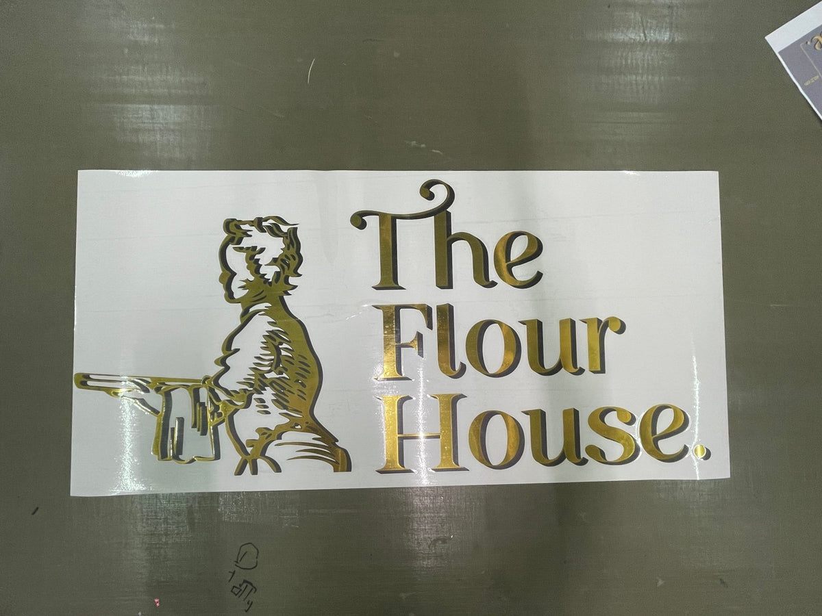 สติ๊กเกอร์ไดคัทติดกระจก สีทอง หรูหรา พิมพ์คมชัด เหมาะสำหรับร้านอาหาร คาเฟ่ และงานตกแต่งอาคาร