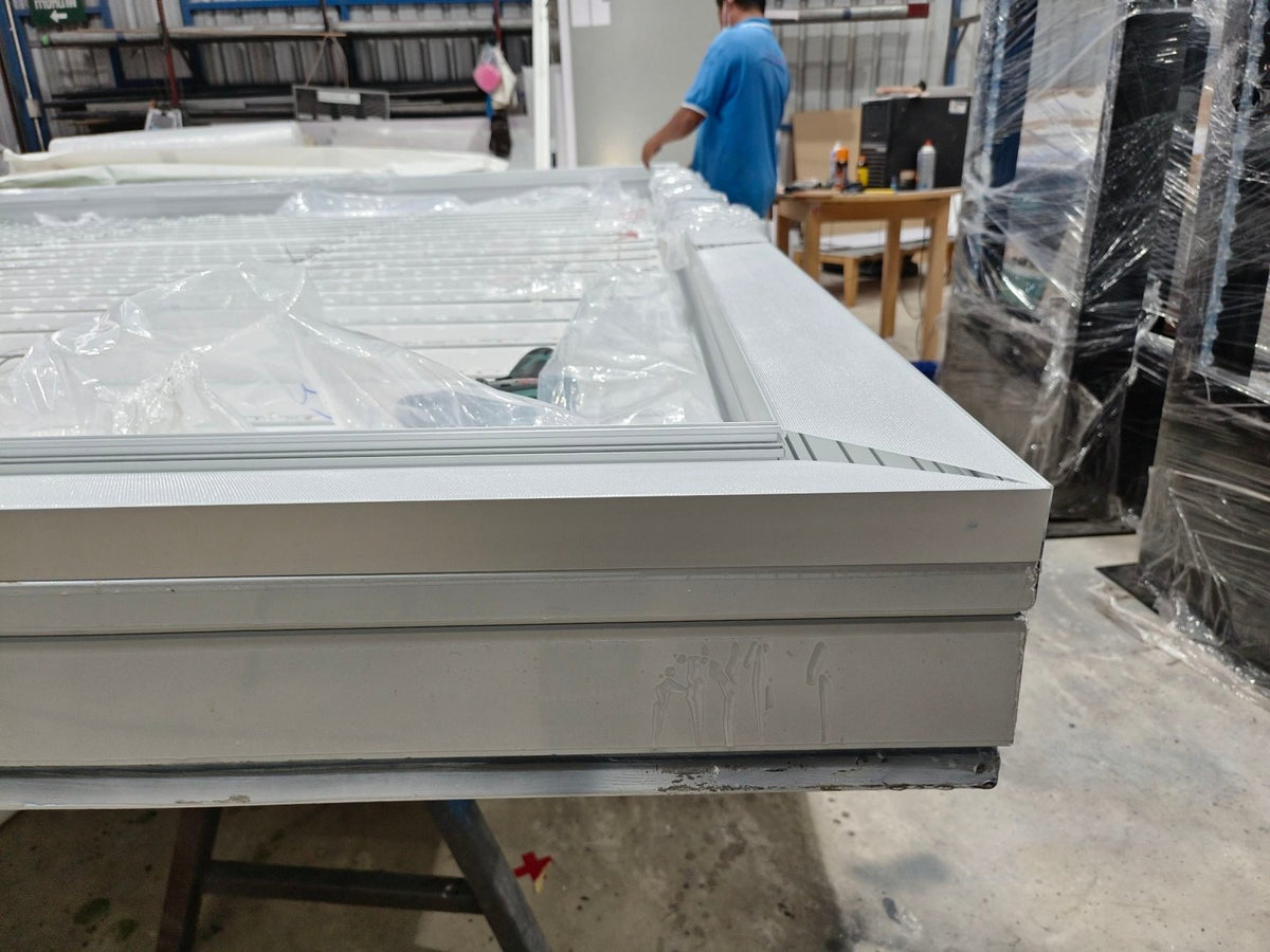 ป้ายไฟ LED กล่องไฟ กรอบอลูมิเนียม น้ำหนักเบา ทนทาน เหมาะสำหรับร้านค้า ป้ายบริษัท และงานอีเวนต์