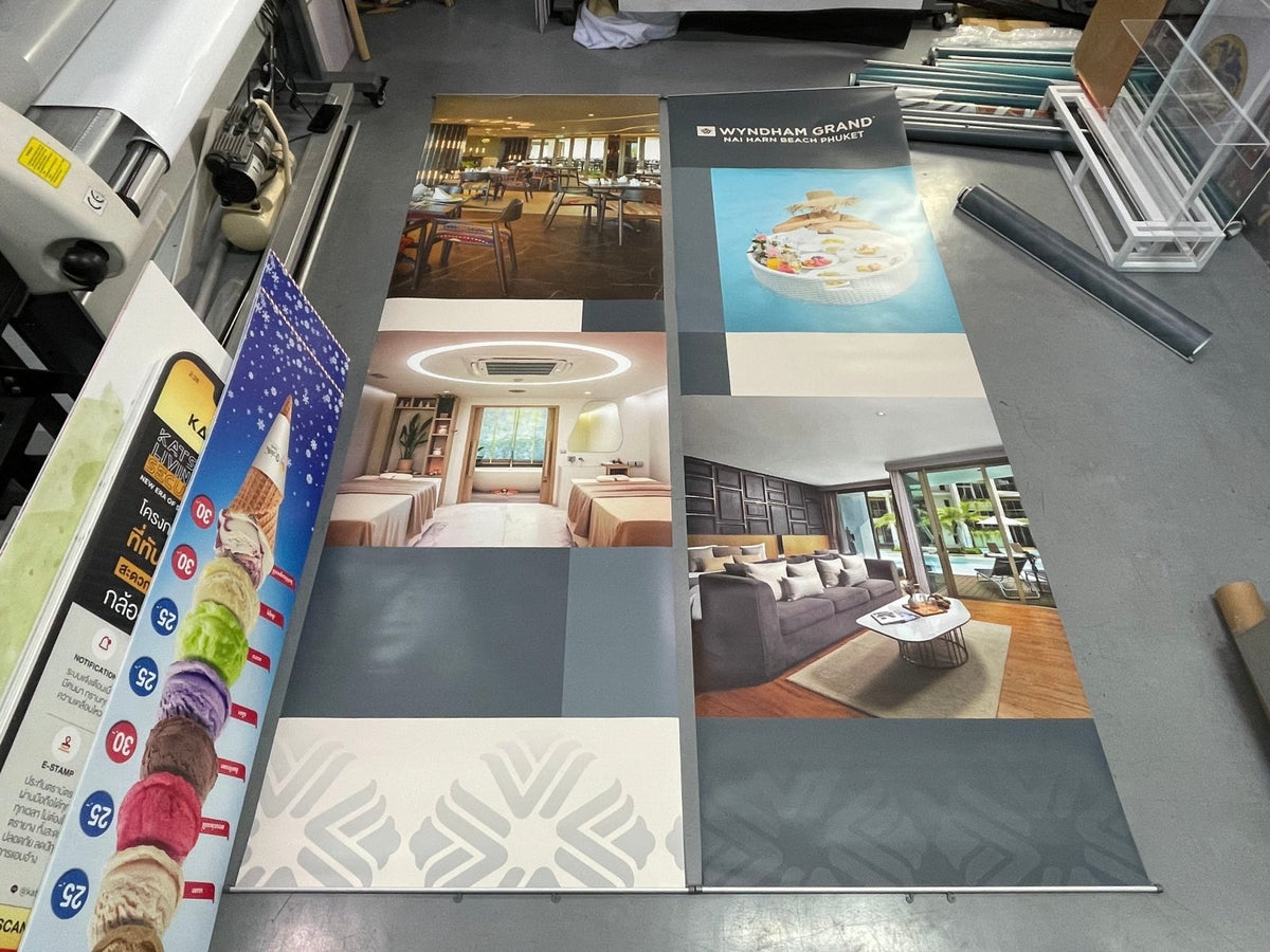 โปสเตอร์แขวนผนัง Hanging Poster พิมพ์คมชัด สีสดใส เหมาะสำหรับงานโฆษณา ประชาสัมพันธ์ และตกแต่งผนัง