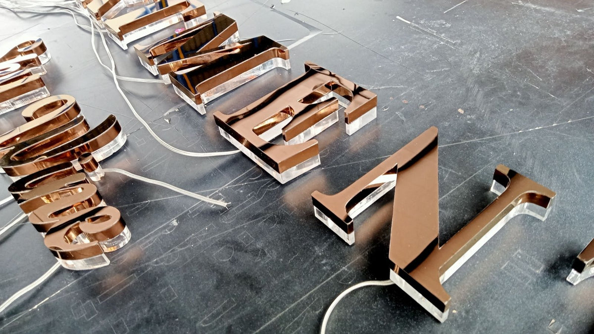 ป้ายสแตนเลสโรสโกลด์ Mirror หรูหรา สะท้อนเงาสวย เหมาะสำหรับป้ายบริษัทและองค์กรระดับพรีเมียม