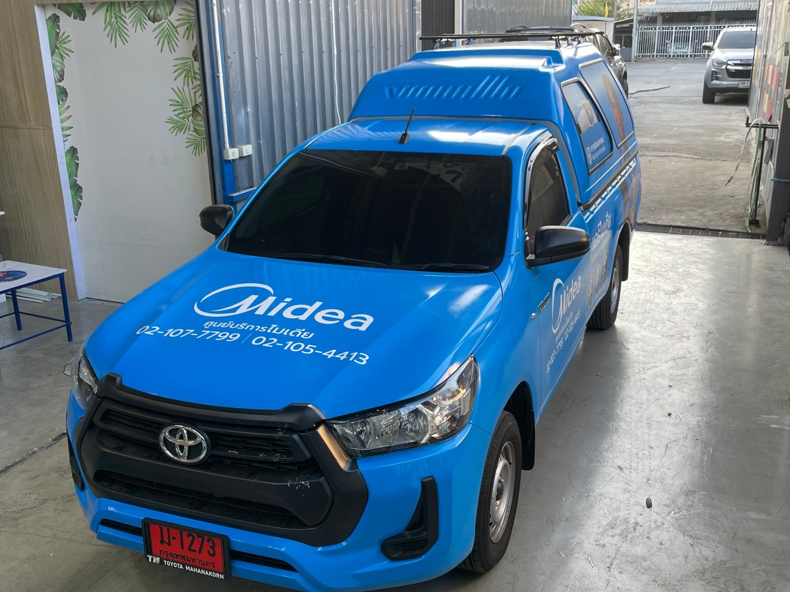 สติ๊กเกอร์ติดรถกระบะ Pickup Wrap Sticker พิมพ์คมชัด วัสดุทนทาน เหมาะสำหรับโฆษณา โปรโมชัน และตกแต่งรถเพื่อเพิ่มเอกลักษณ์