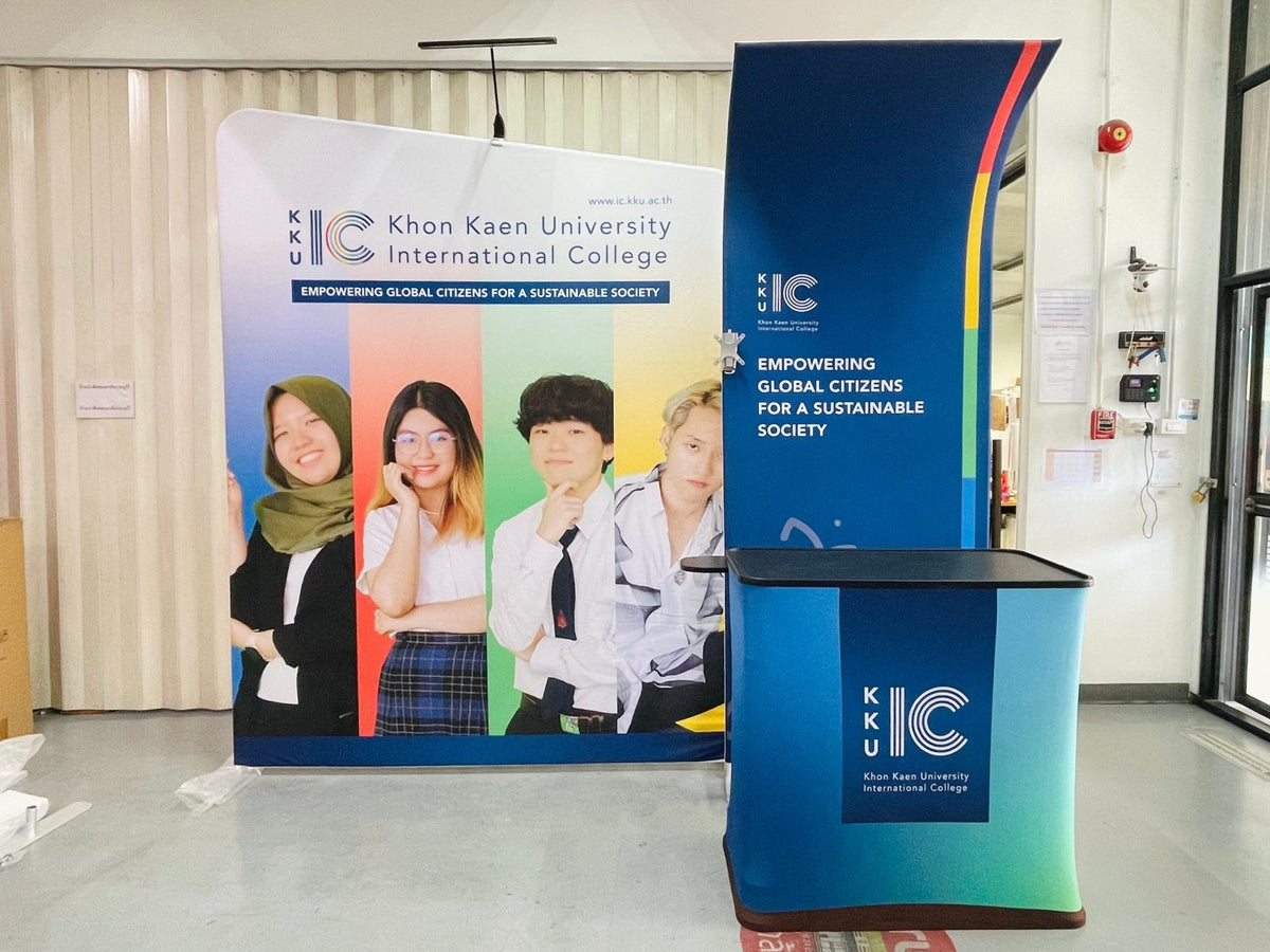 บูธสำเร็จรูป ราคาถูก Booth Solution สำหรับงานออกบูธและอีเวนต์ ดีไซน์สวย พิมพ์คมชัด ติดตั้งง่าย ใช้งานได้ทันที