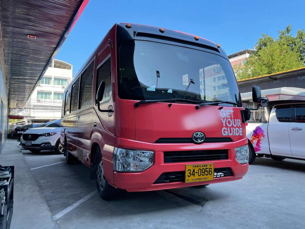 สติ๊กเกอร์ติดรถบัส Bus Wrap Sticker พิมพ์คมชัด วัสดุทนทาน เหมาะสำหรับงานโฆษณา โปรโมชัน และตกแต่งรถบัสให้โดดเด่น
