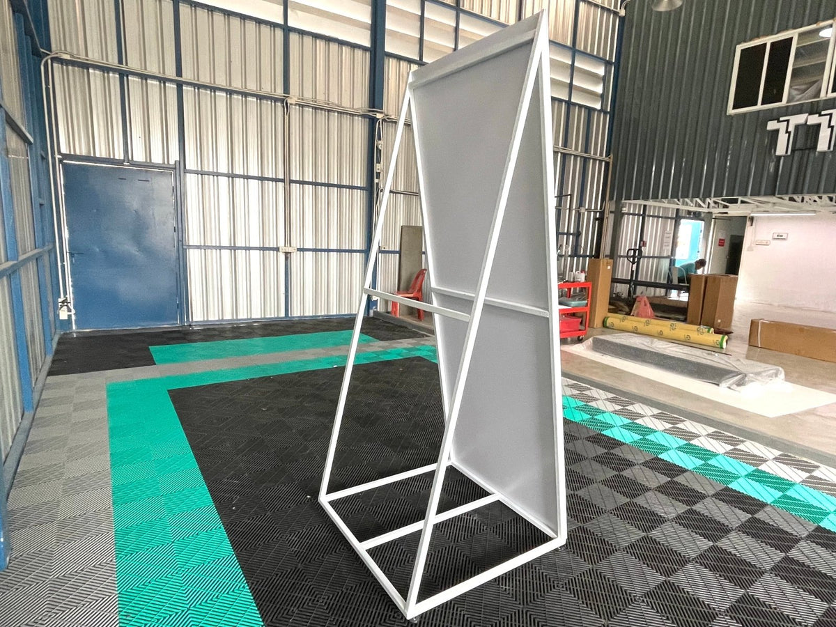 ป้ายตั้งพลาสวูด โครงเหล็ก แข็งแรง ทนแดดฝน เหมาะสำหรับงานอีเวนต์ และป้ายโฆษณากลางแจ้ง