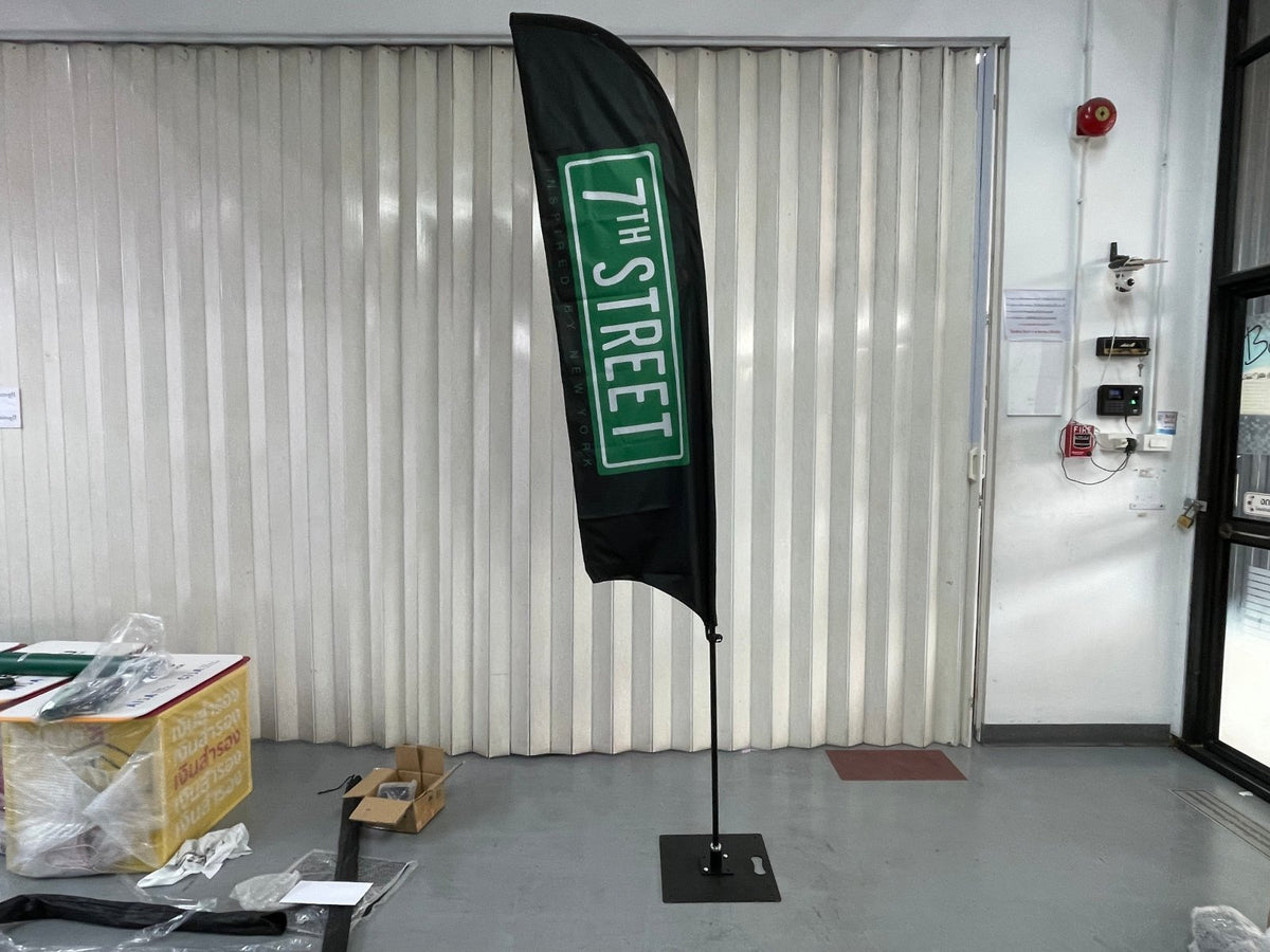 ธงชายหาด ธงปีกนก Beach Flag พิมพ์สีสดคมชัด โครงสร้างแข็งแรง เหมาะสำหรับงานอีเวนต์ โปรโมชัน และสื่อโฆษณาหน้าร้าน