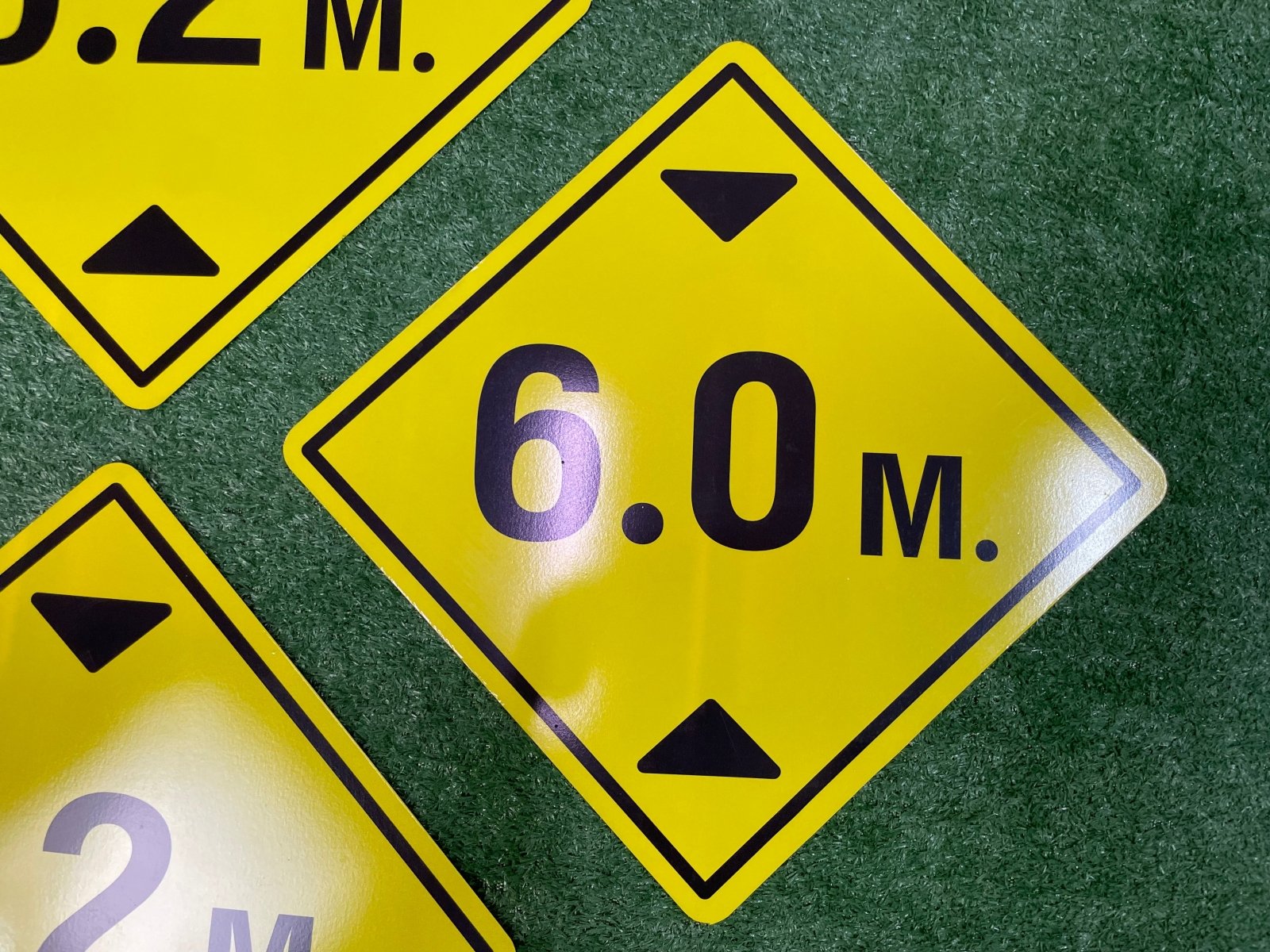 ป้ายอลูมิเนียม พิมพ์ยูวี Print UV คมชัด ทนแดดฝน เหมาะสำหรับป้ายบริษัทและงานอุตสาหกรรม