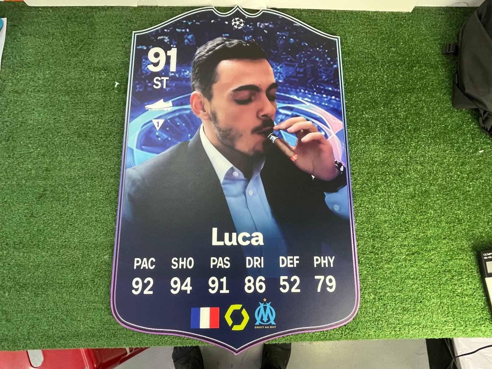 ป้ายกาชา FIFA ป้ายเกมส์ ป้ายกาชา ดีไซน์โดดเด่น เหมาะสำหรับอีเวนต์ ร้านเกมส์ และงานโปรโมชัน