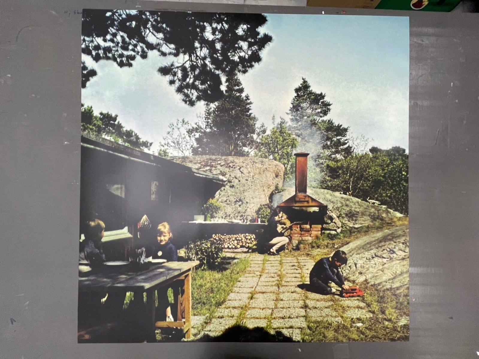 พิมพ์โปสเตอร์โฆษณาสินค้า Poster Ad โปสเตอร์ขนาดใหญ่ พิมพ์คมชัด สีสด เหมาะสำหรับงานโปรโมชัน โฆษณา และตกแต่งร้าน