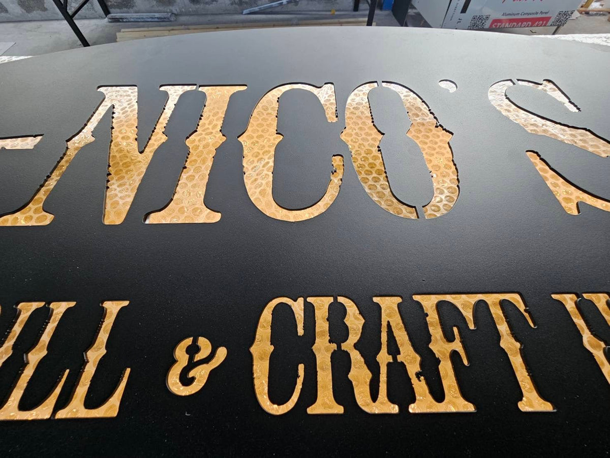 ป้ายโลหะฉลุเลเซอร์ และป้ายเหล็กฉลุเลเซอร์ ตัดคมชัด ดีไซน์สวยงาม ทนทาน เหมาะสำหรับป้ายบริษัท ร้านค้า และงานตกแต่ง