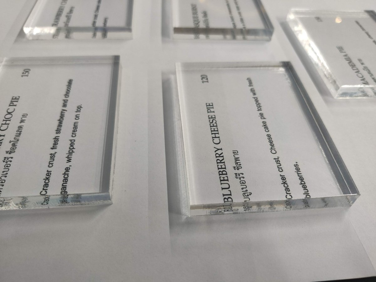 ป้ายราคาอะคริลิคใส สกรีนยูวีกลับด้าน กันรอยขีดข่วน คมชัด ติดทน อะคริลิคใสพิมพ์กลับด้าน