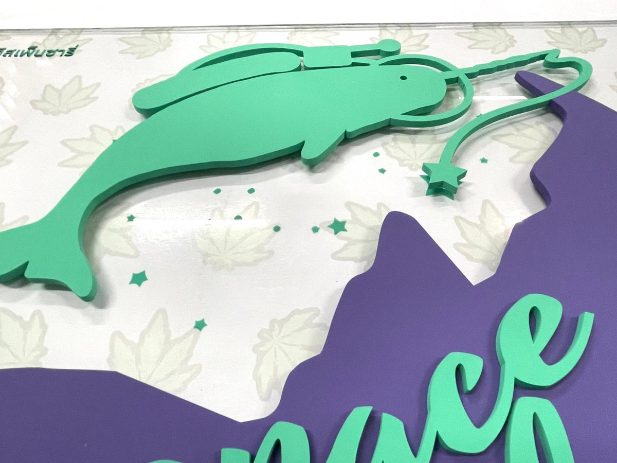 ป้ายพลาสวูดไดคัท และพลาสวูดตัวนูน พิมพ์คมชัด แข็งแรง ทนทาน เหมาะสำหรับป้ายร้านค้า ป้ายบริษัท และงานตกแต่งอาคาร