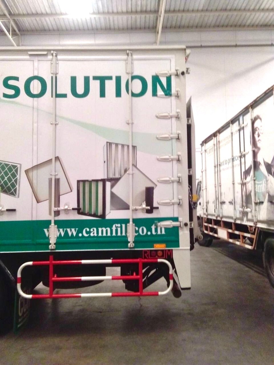 สติ๊กเกอร์ติดรถ 6 ล้อ พิมพ์คมชัด วัสดุทนทาน เหมาะสำหรับโฆษณา โปรโมชัน และสร้างเอกลักษณ์แบรนด์