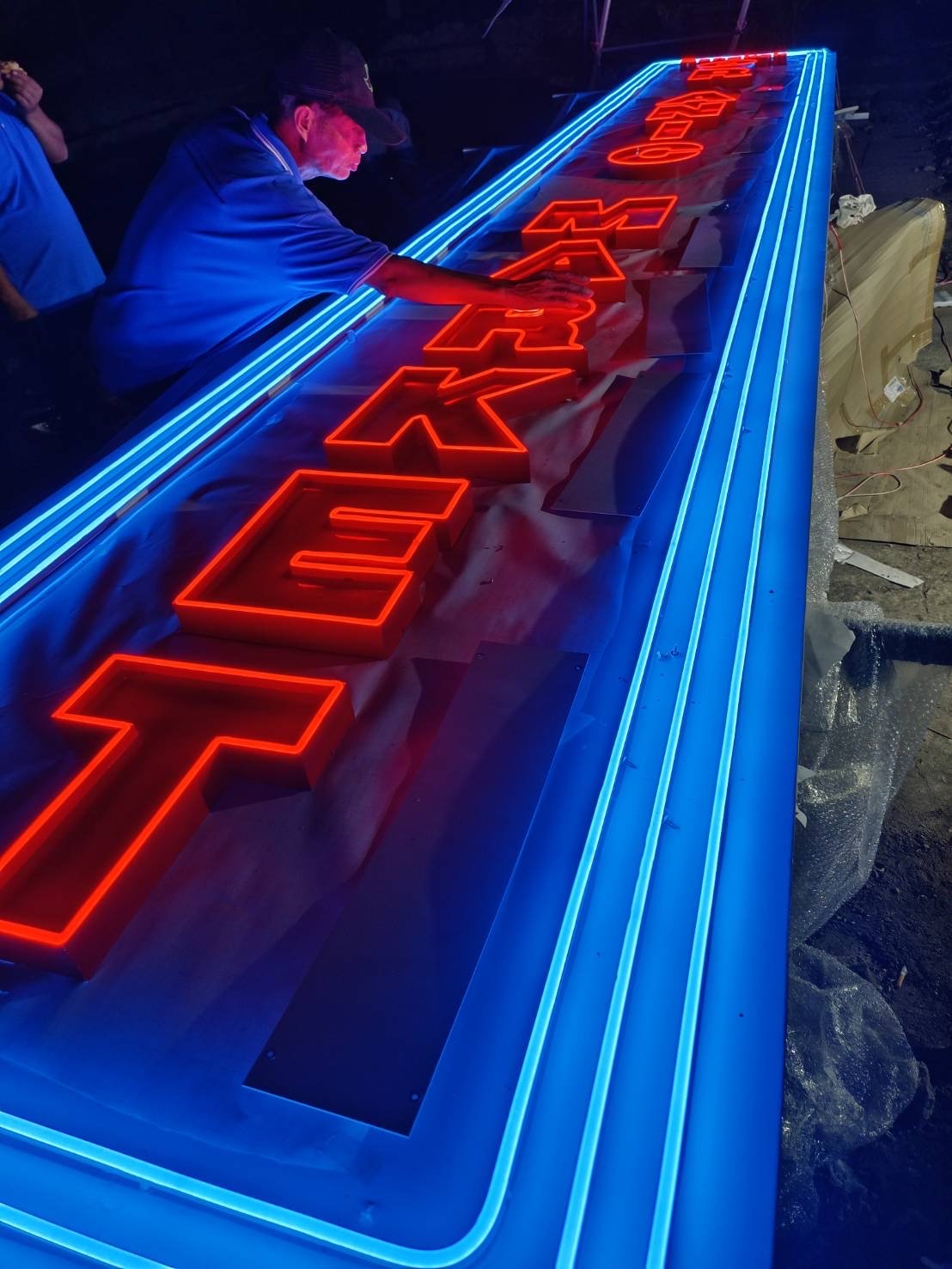 ป้ายไฟนีออน Neon Sign สีสันสดใส ดัดโค้งตามแบบ สวยงามสะดุดตา เหมาะสำหรับร้านอาหาร คาเฟ่ บาร์ และงานตกแต่ง