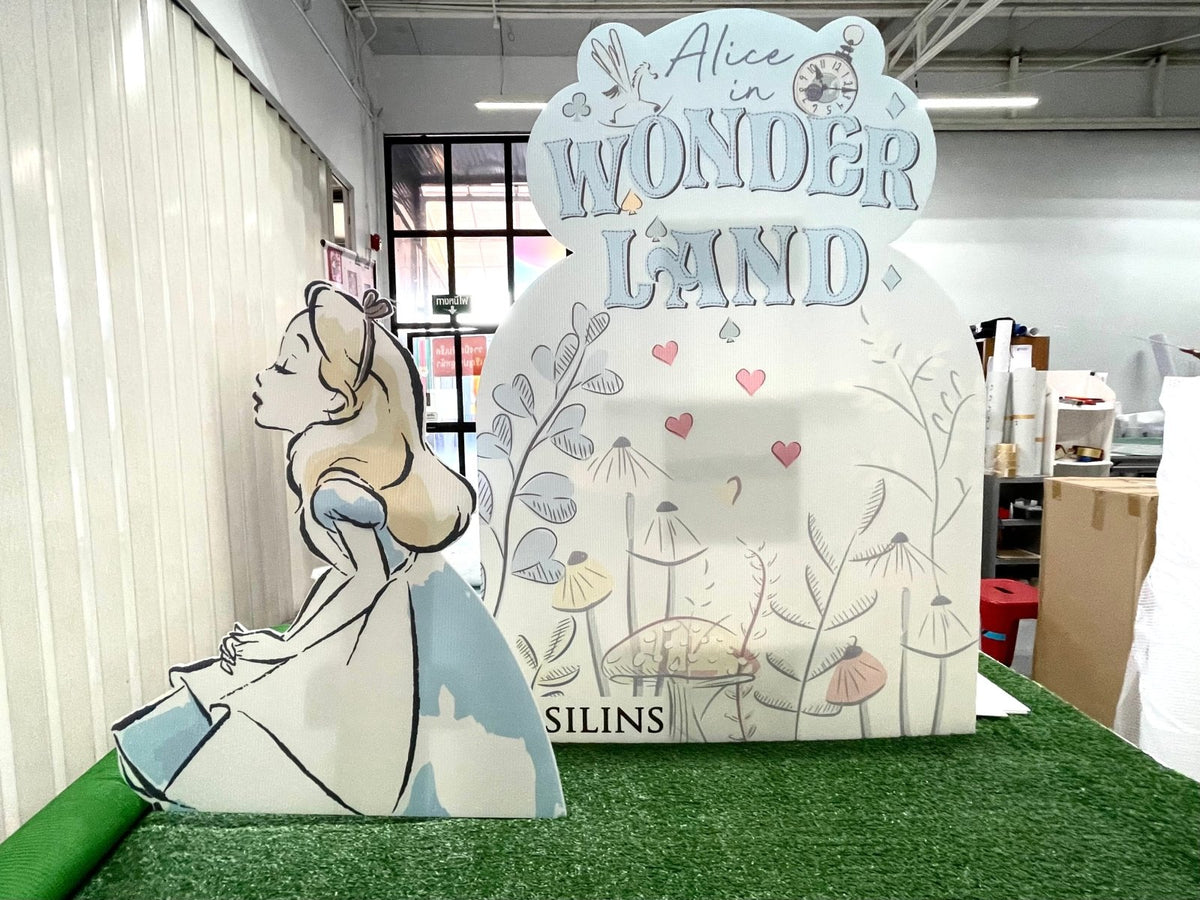 แบคดรอปฟิวเจอร์บอร์ด ฉากถ่ายรูปราคาถูก พิมพ์คมชัด น้ำหนักเบา ติดตั้งง่าย เหมาะสำหรับงานแต่ง งานอีเวนต์ และงานถ่ายภาพ