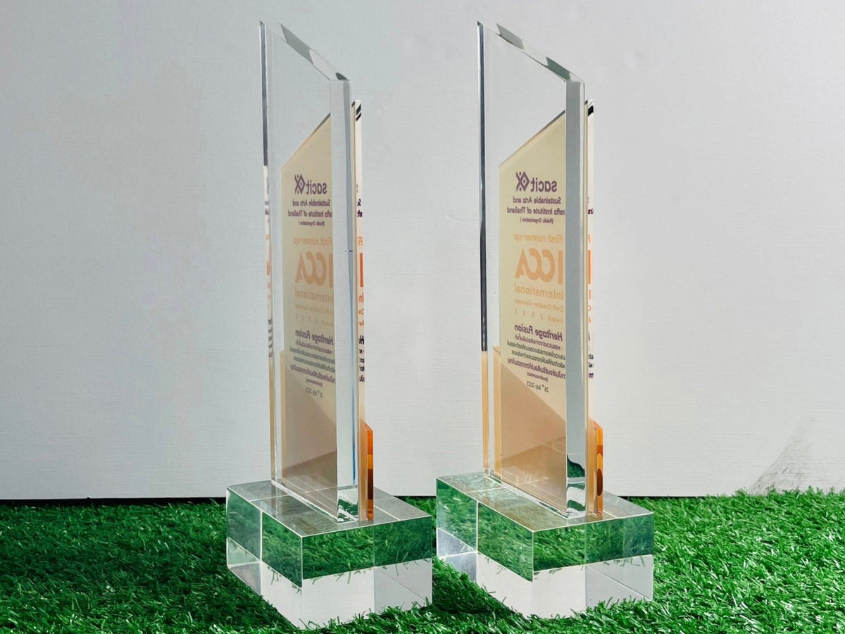 โล่รางวัล Acrylic Trophy Award อะคริลิคใส พิมพ์คมชัด ดีไซน์หรูหรา เหมาะสำหรับงานมอบรางวัล เกียรติยศ การแข่งขัน และงานองค์กร