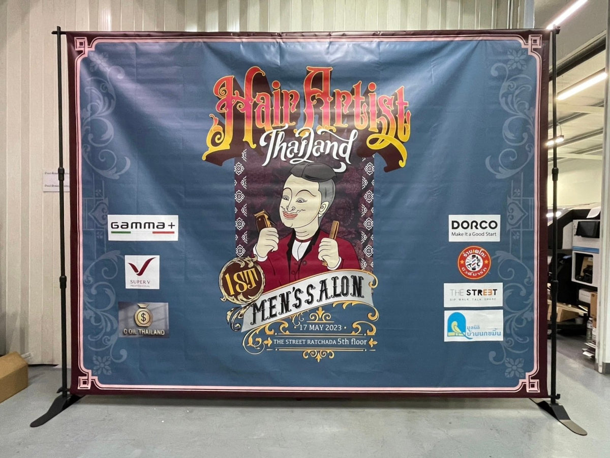 แบคดรอปไวนิล Vinyl Backdrop พิมพ์คมชัด สีสด ทนแดดฝน เหมาะสำหรับงานอีเวนต์ งานถ่ายภาพ และงานโปรโมชันต่าง ๆ