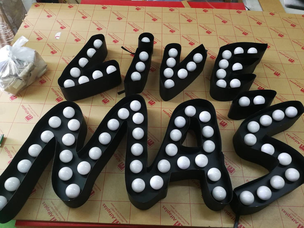 ป้ายไฟปิงปอง LED Bulb ให้แสงสวยคลาสสิก ดึงดูดสายตา เหมาะสำหรับร้านอาหาร คาเฟ่ งานอีเวนต์ และป้ายโปรโมชัน