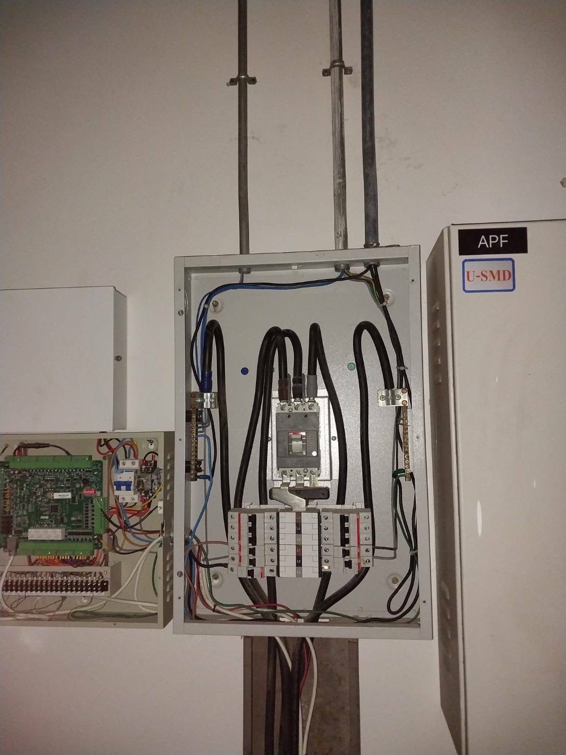 ป้ายชื่ออาคาร อักษรไฟสแตนเลส ติดอาคาร ดีไซน์หรูหรา ทนทาน สว่างโดดเด่น เหมาะสำหรับบริษัท โครงการ และอาคารสำนักงาน