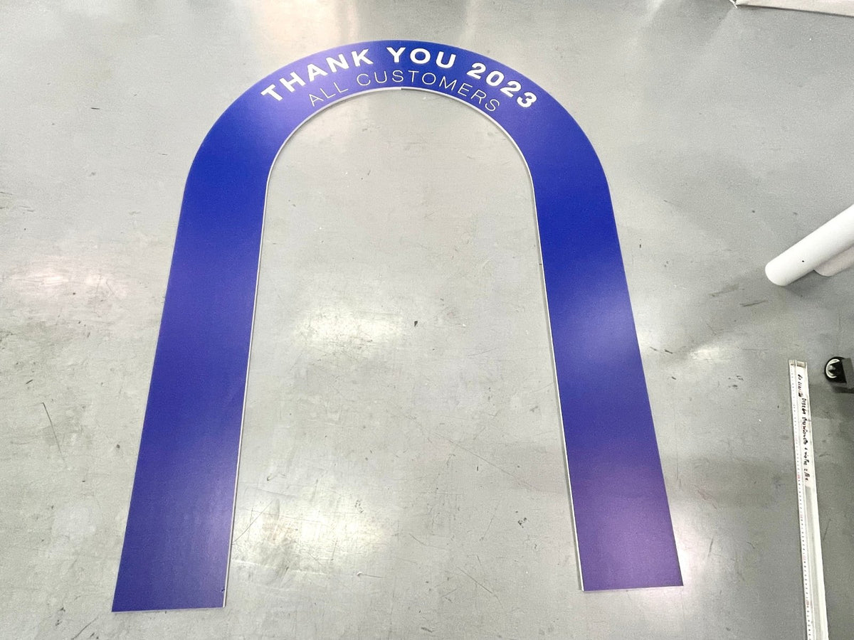 ป้ายพลาสวูดไดคัท และพลาสวูดตัวนูน พิมพ์คมชัด แข็งแรง ทนทาน เหมาะสำหรับป้ายร้านค้า ป้ายบริษัท และงานตกแต่งอาคาร