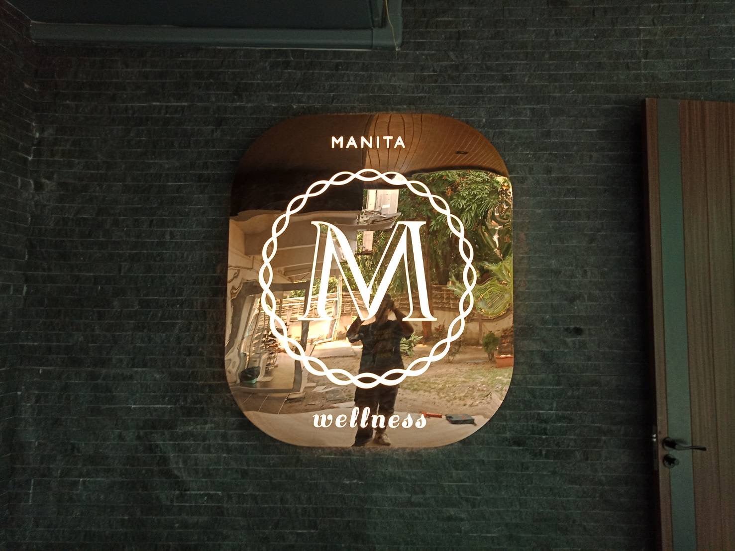 ป้ายโลโก้ไฟออกหน้า กล่องไฟโลโก้ กล่องไฟซิงค์ สว่างชัดเจน เหมาะสำหรับร้านค้าและบริษัท