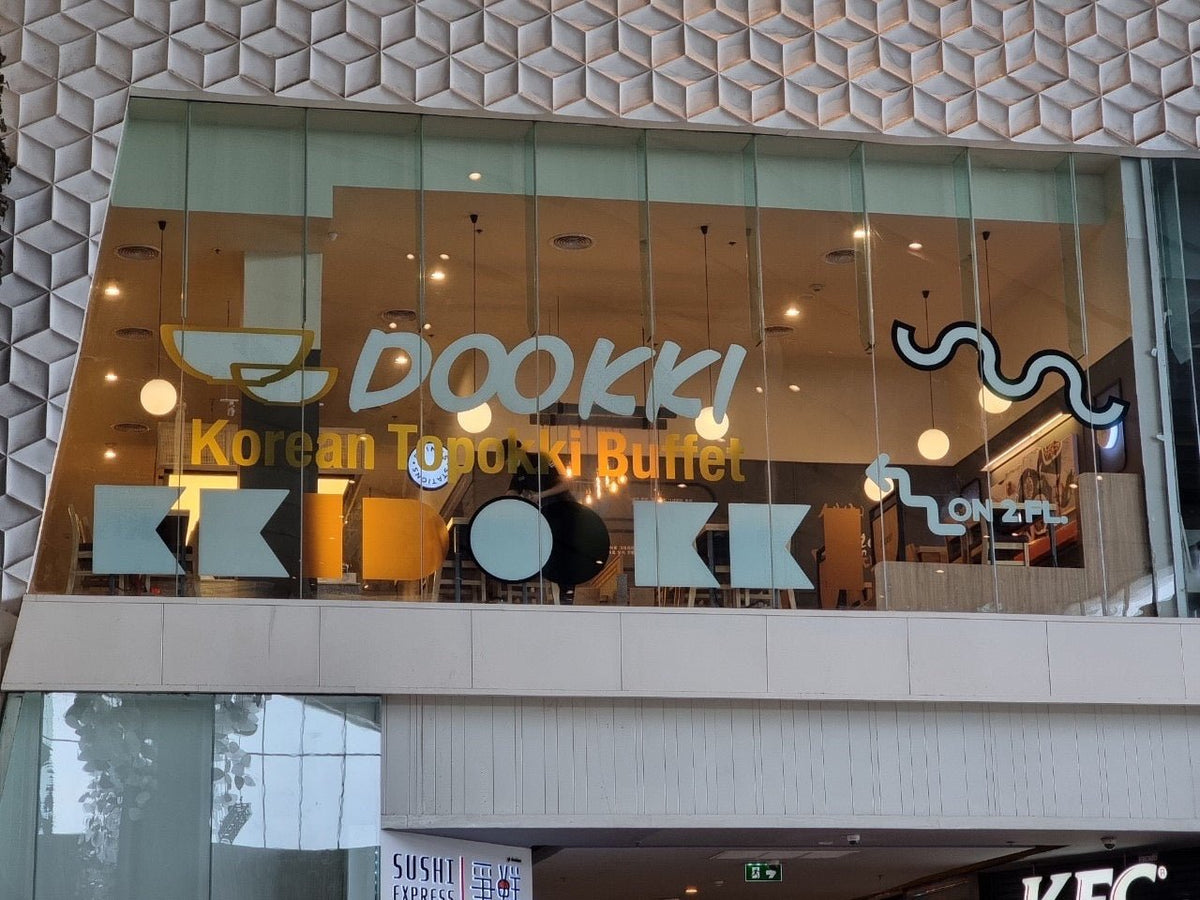 จัดบูธ ตกแต่งดิสเพลย์ร้าน ออกแบบครบวงจร เหมาะสำหรับงานอีเวนต์ งานแสดงสินค้า และโปรโมชัน